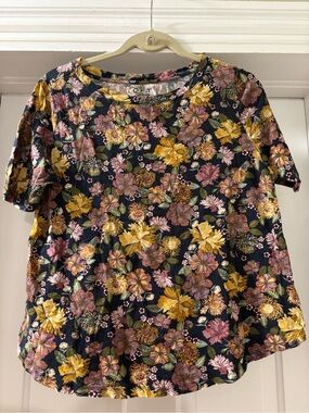 LOFT Women’s Floral Short Sleeve Shirt Size Large